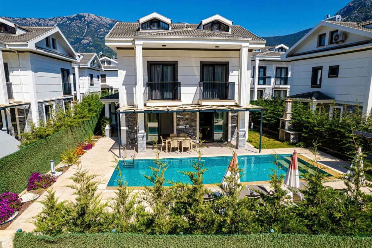 4 Bedroom Holiday Villa In Hisaroenue Oeluedeniz- Gold Rose Fethiye Bagian luar foto