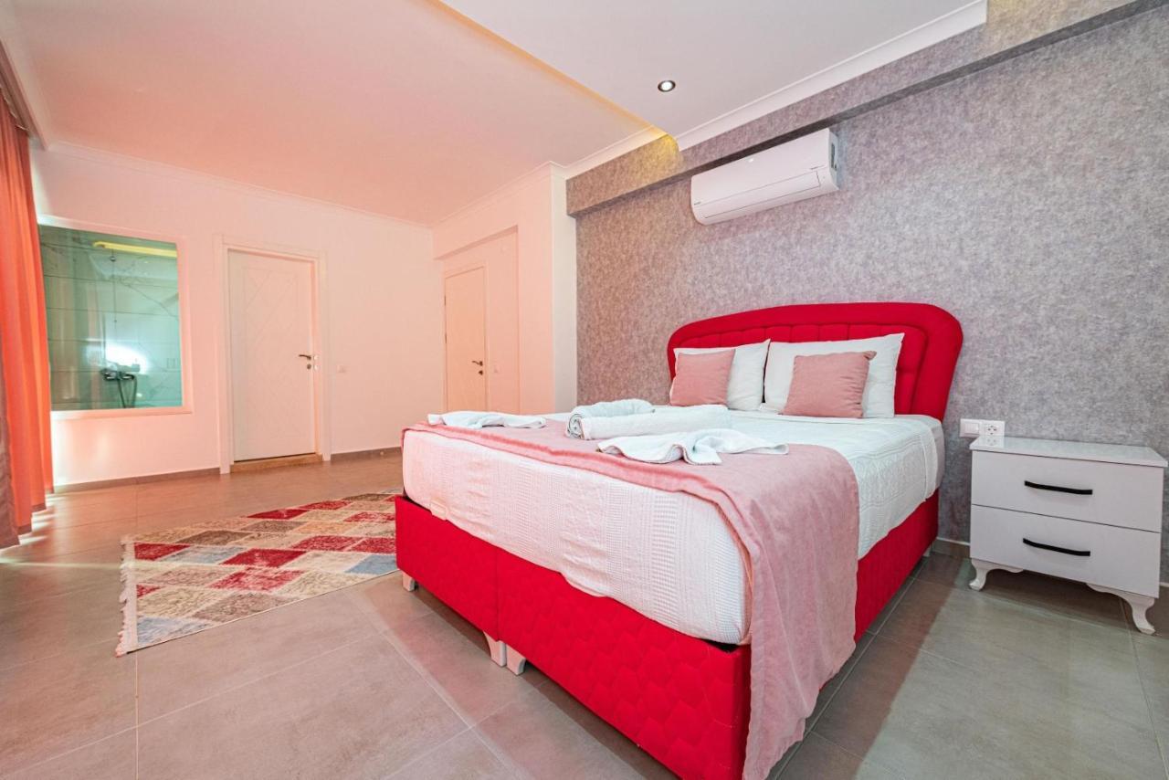 4 Bedroom Holiday Villa In Hisaroenue Oeluedeniz- Gold Rose Fethiye Bagian luar foto
