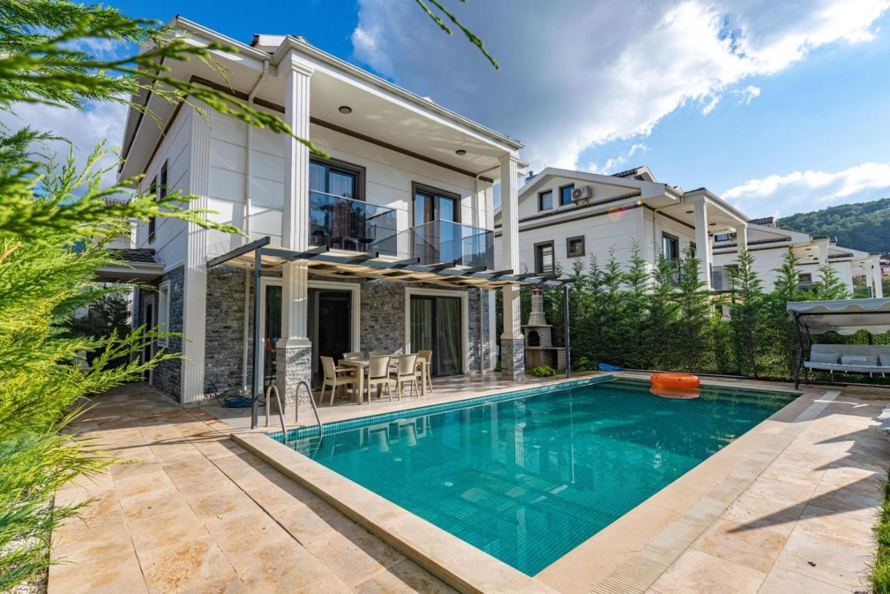 4 Bedroom Holiday Villa In Hisaroenue Oeluedeniz- Gold Rose Fethiye Bagian luar foto