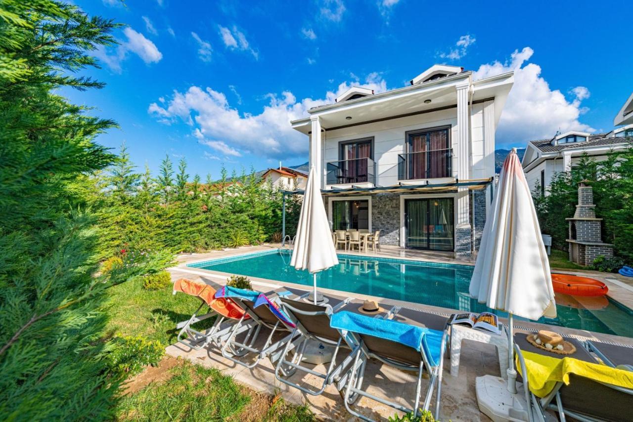 4 Bedroom Holiday Villa In Hisaroenue Oeluedeniz- Gold Rose Fethiye Bagian luar foto