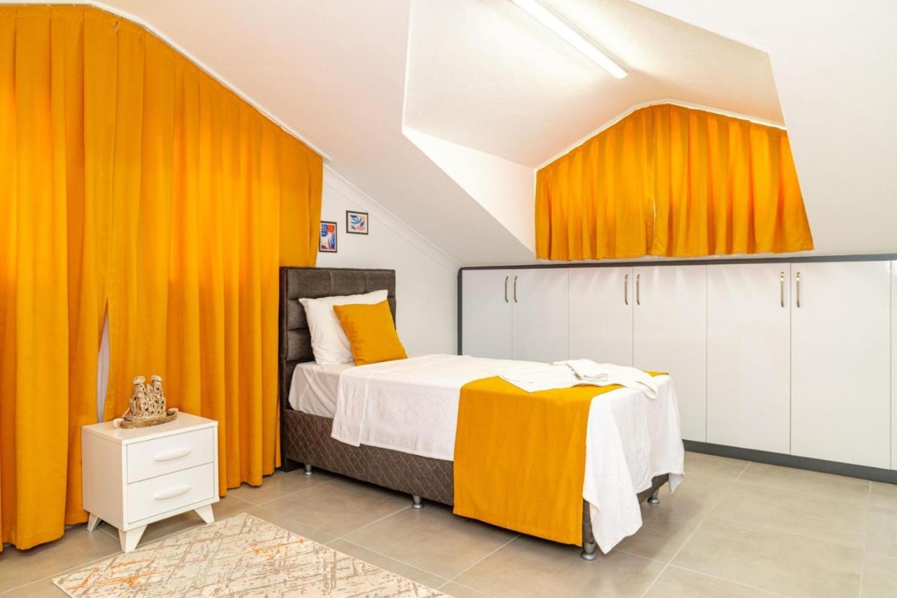 4 Bedroom Holiday Villa In Hisaroenue Oeluedeniz- Gold Rose Fethiye Bagian luar foto