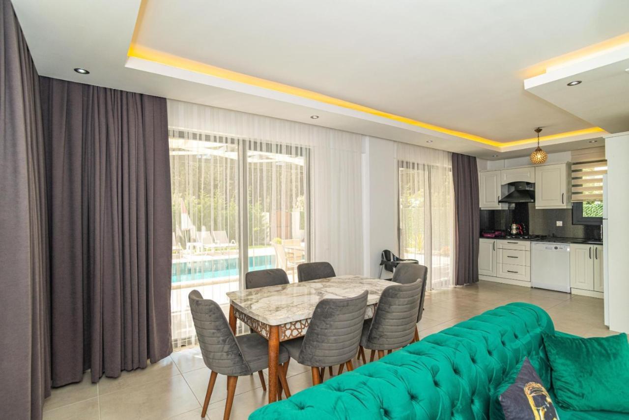 4 Bedroom Holiday Villa In Hisaroenue Oeluedeniz- Gold Rose Fethiye Bagian luar foto
