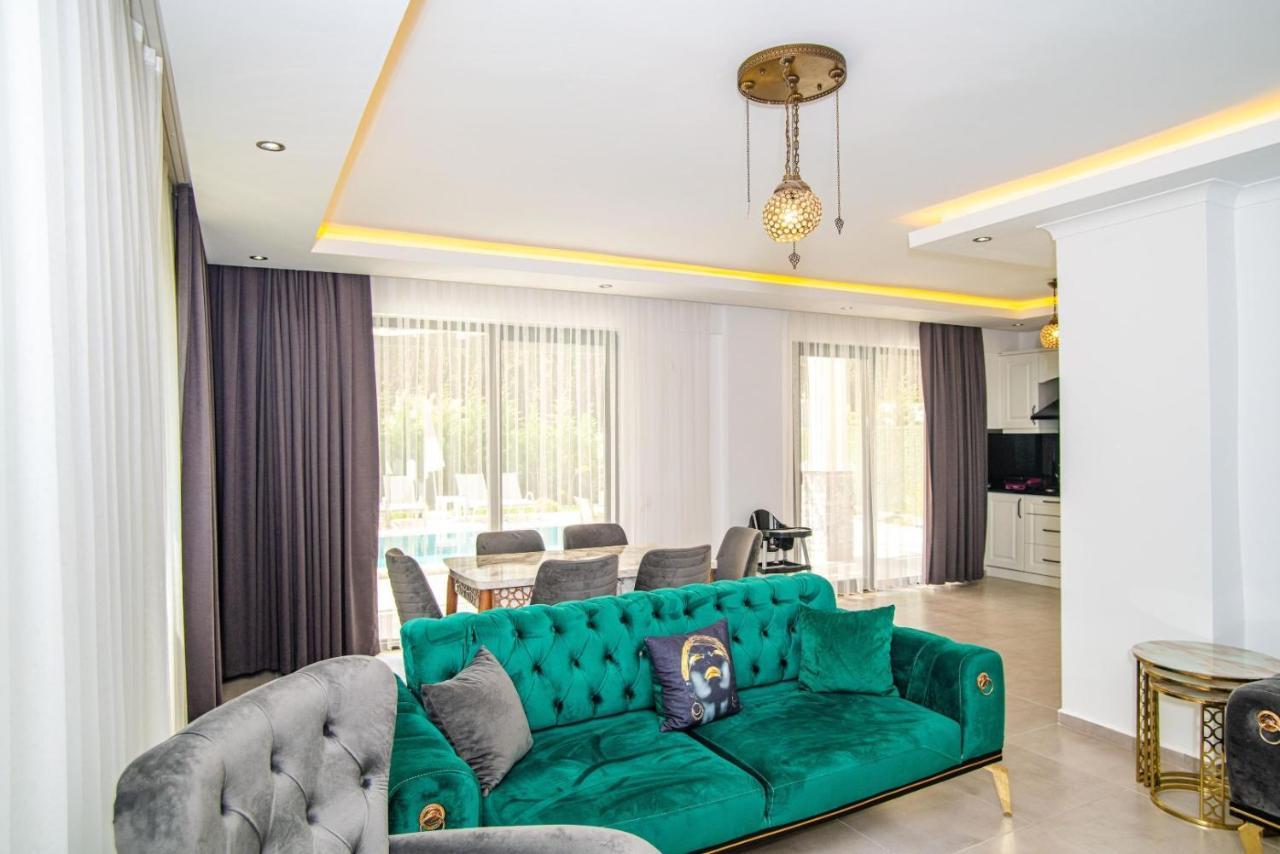 4 Bedroom Holiday Villa In Hisaroenue Oeluedeniz- Gold Rose Fethiye Bagian luar foto